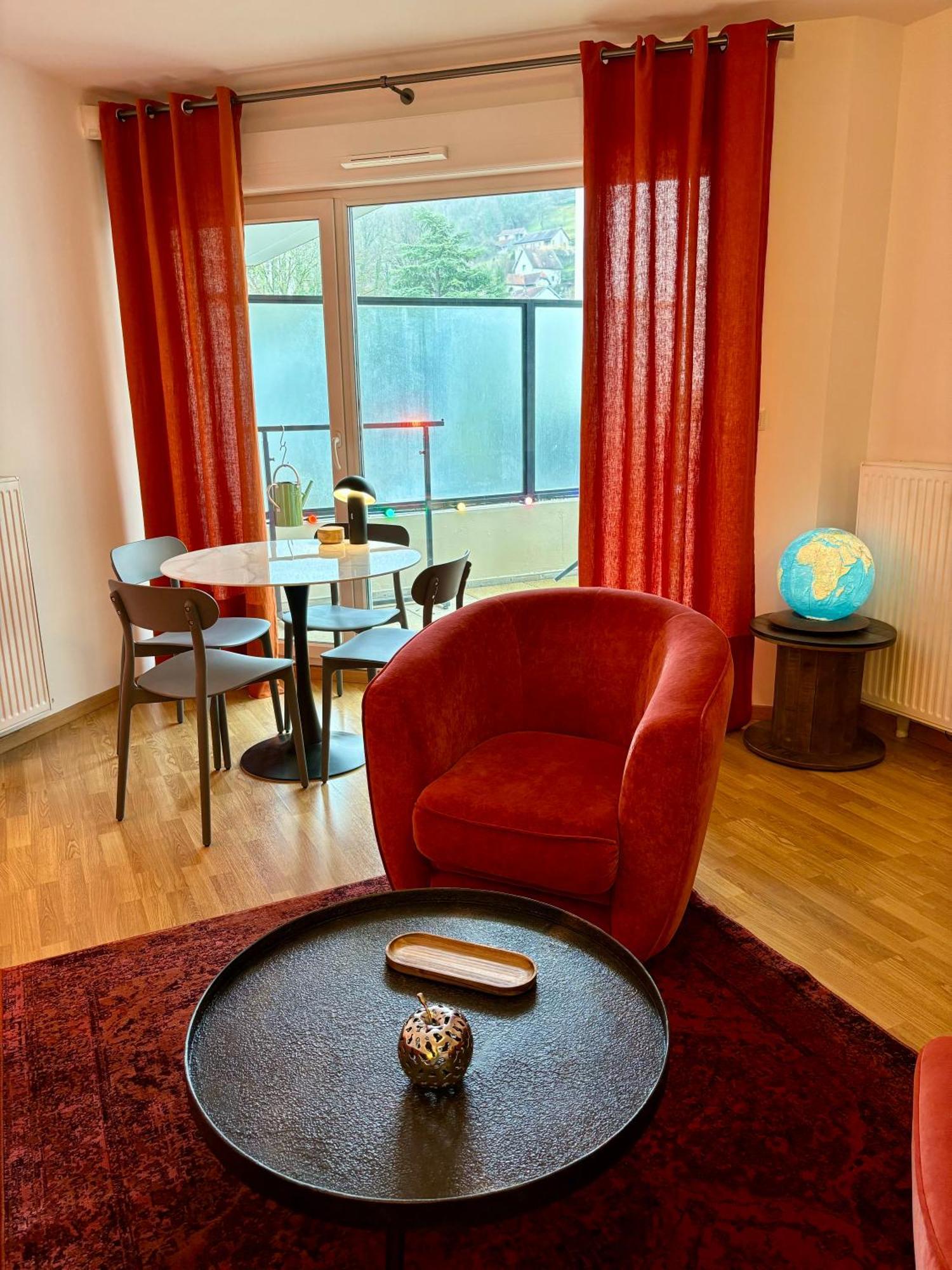 Appartement Proche Centre Parking & Terrasse Besancon Exterior photo